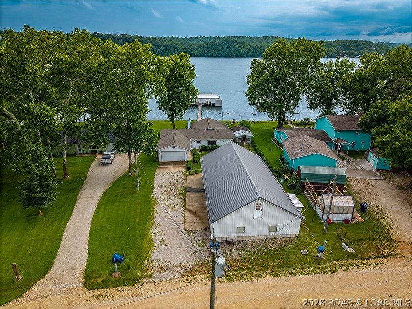 Hard-to-find one-level lakefront living at the 49-mile marker! - photo 21