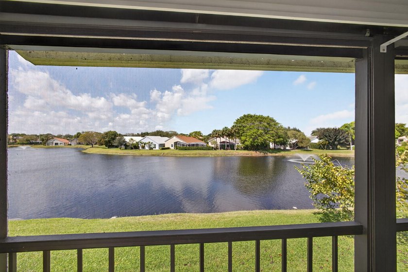 Beautifully updated 2-bedroom, 2-bath second-floor condo - photo 23