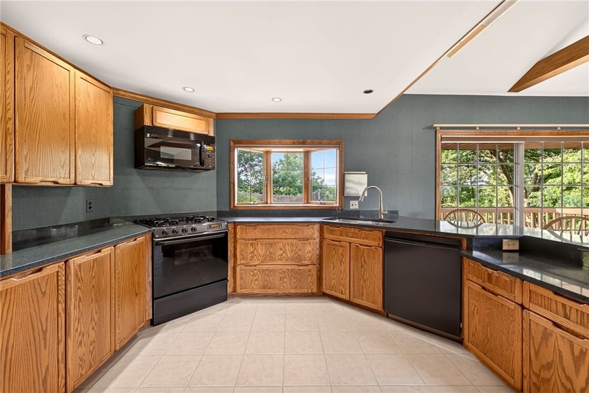 Welcome to 135 Orchard Park Blvd.- one of Irondequoit's most - photo 24