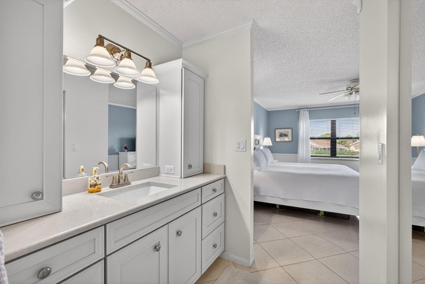 Beautifully updated 2-bedroom, 2-bath second-floor condo - photo 29
