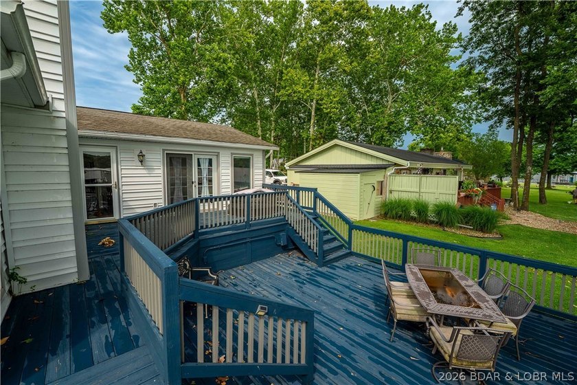 Hard-to-find one-level lakefront living at the 49-mile marker! - photo 35
