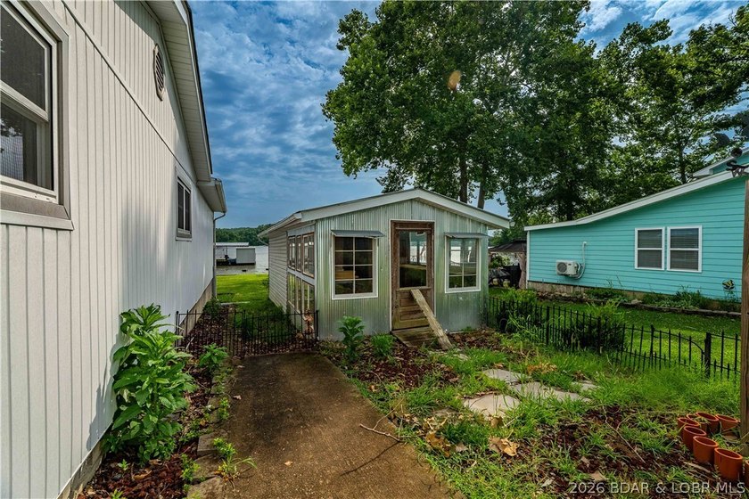 Hard-to-find one-level lakefront living at the 49-mile marker! - photo 40