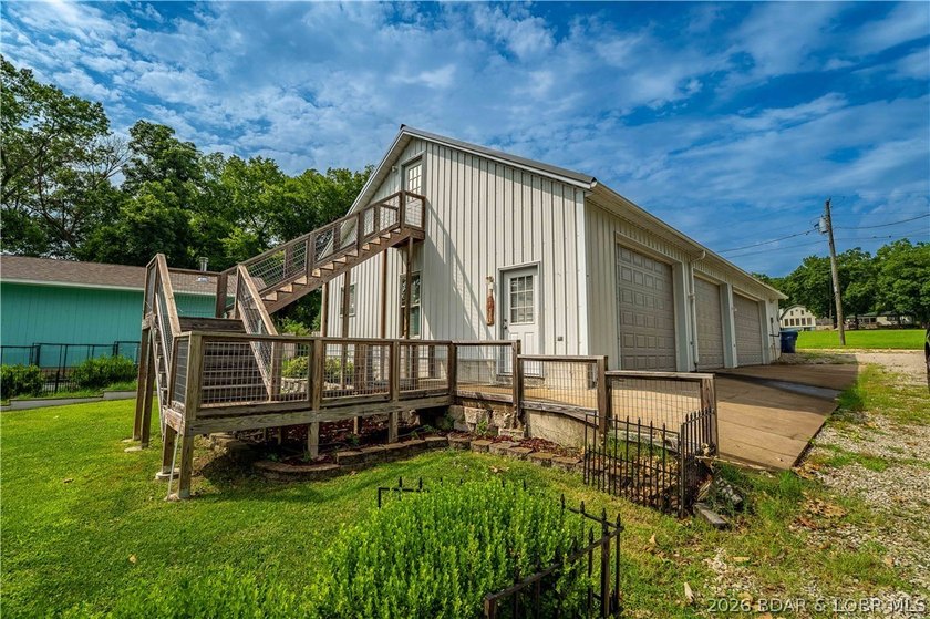 Hard-to-find one-level lakefront living at the 49-mile marker! - photo 44