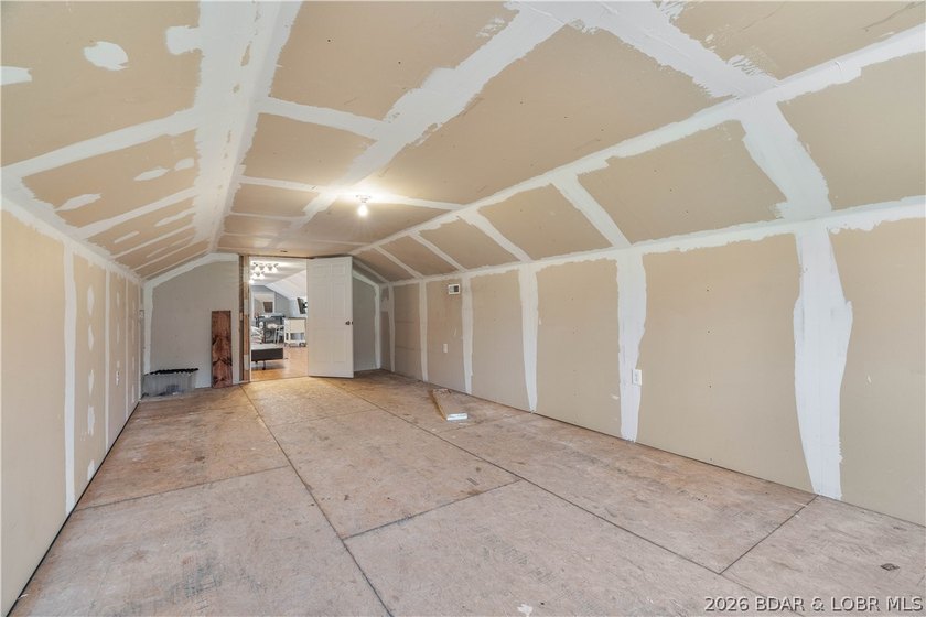 Hard-to-find one-level lakefront living at the 49-mile marker! - photo 47