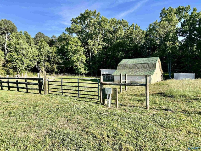 Rare opportunity of serene, landscape beauty in secluded area - photo 44