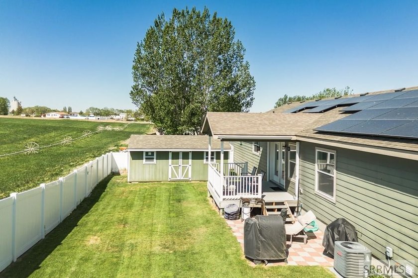One-Level Living at its BEST! This 3 Bed and 3 Bath Home is set - photo 8