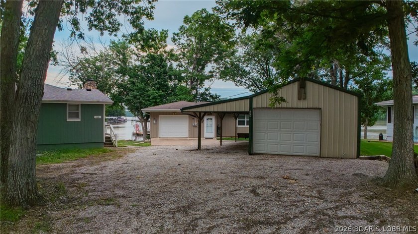 Lakefront living at its finest in this stunning waterfront ranch - photo 8