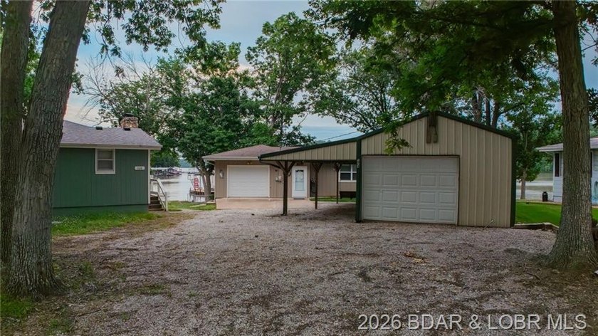 Lakefront living at its finest in this stunning waterfront ranch - photo 8