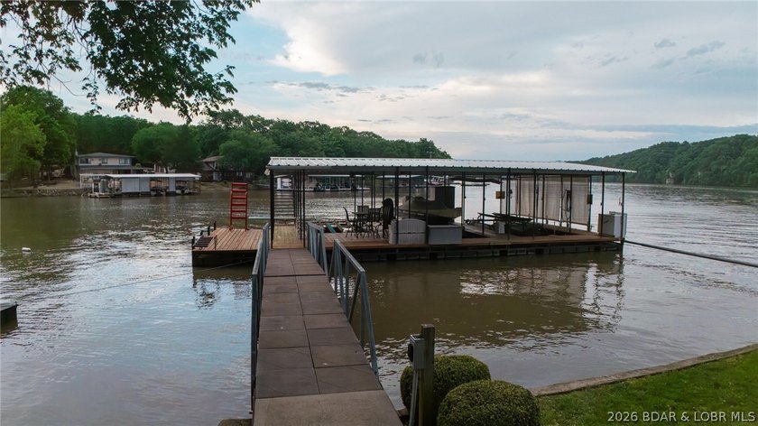Lakefront living at its finest in this stunning waterfront ranch - photo 10