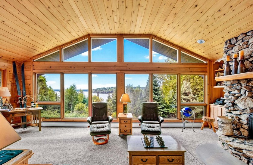 One-of-a-kind Northwoods home offering exceptional privacy on a - photo 35