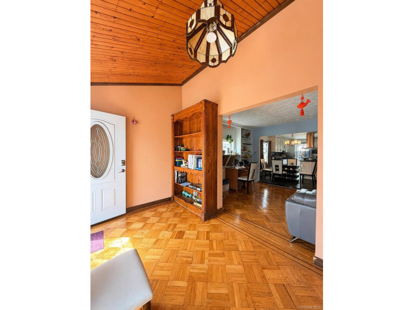 Welcome to this move-in-ready house. Filled with natural - photo 7