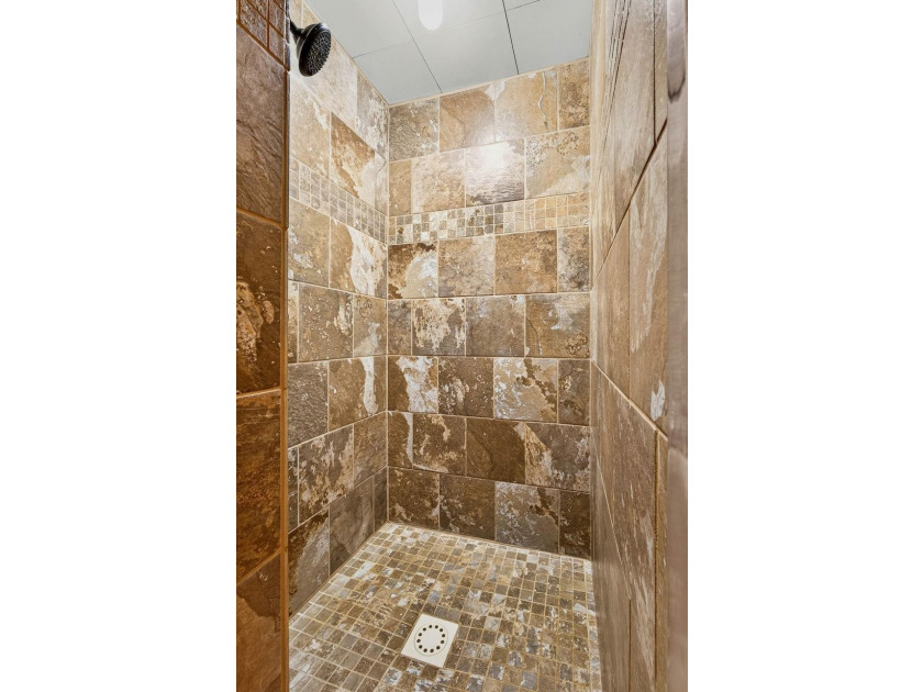 One-of-a-kind Northwoods home offering exceptional privacy on a - photo 42