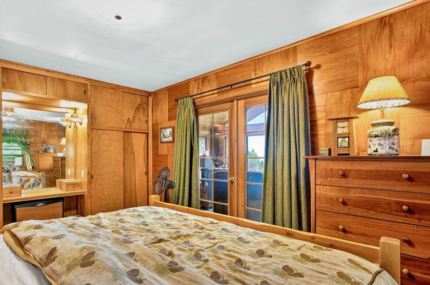 One-of-a-kind Northwoods home offering exceptional privacy on a - photo 45