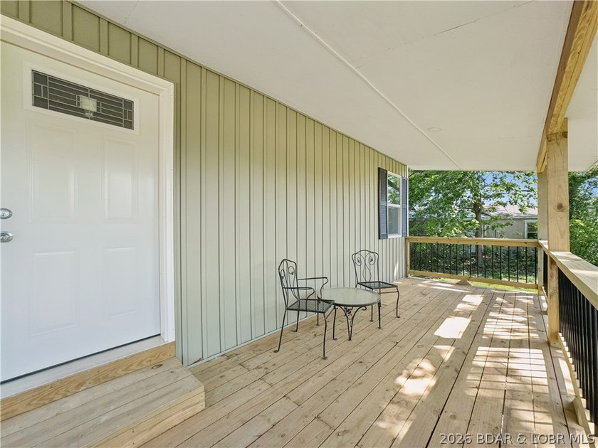 Completely rebuilt from the ground up, 5-bed, 3-bath home in - photo 2