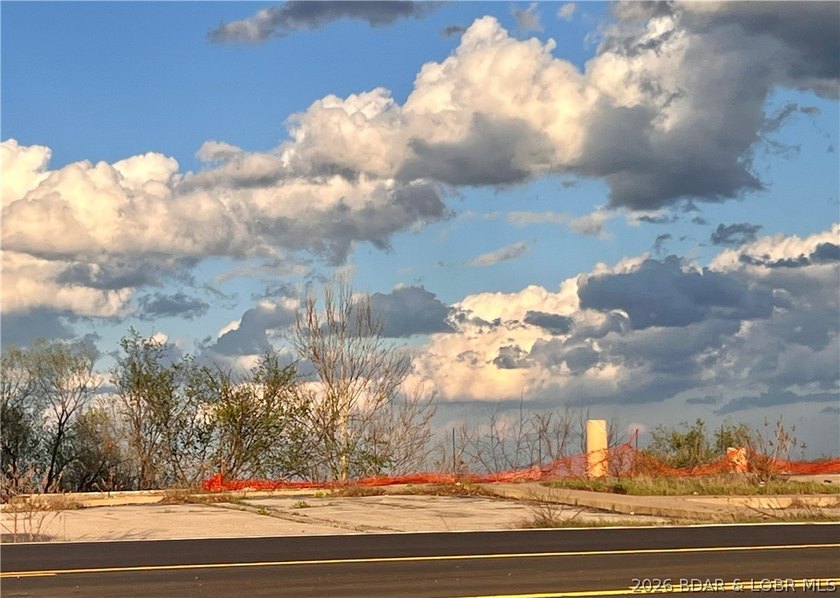 Prime Commercial Opportunity! This exceptional commercial lot is - photo 3