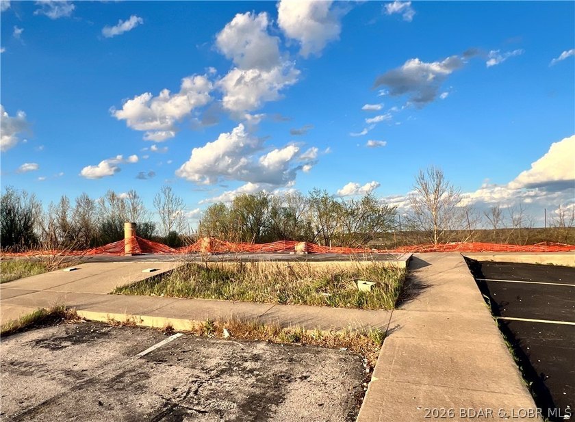 Prime Commercial Opportunity! This exceptional commercial lot is - photo 5