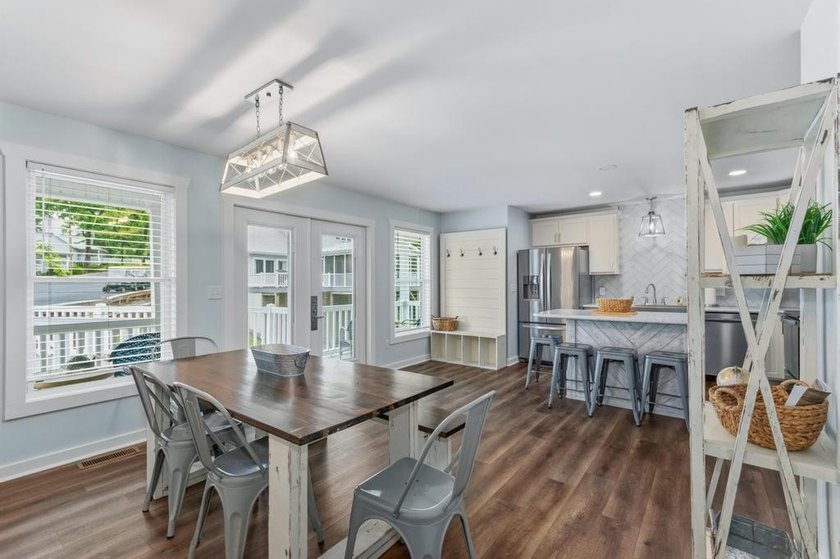Built in 2023, this lakefront condo at Green Turtle Bay Resort &amp; - photo 11