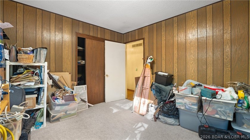 Opportunity awaits in the desirable Lakeview Acres Subdivision! - photo 13