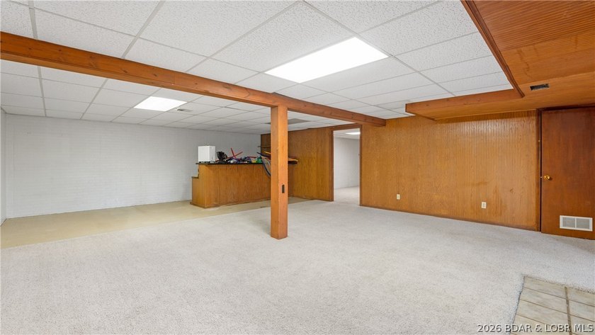 Opportunity awaits in the desirable Lakeview Acres Subdivision! - photo 18