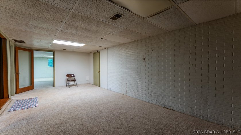 Opportunity awaits in the desirable Lakeview Acres Subdivision! - photo 21