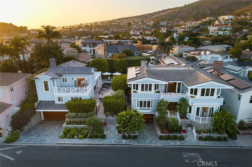 **Legacy by the Sea: A Rare Two-Residence Compound in Emerald - photo 3