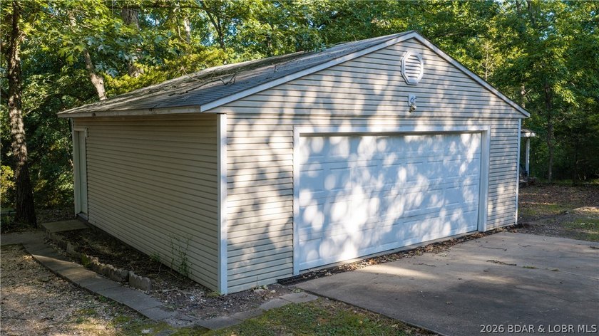 Opportunity awaits in the desirable Lakeview Acres Subdivision! - photo 31