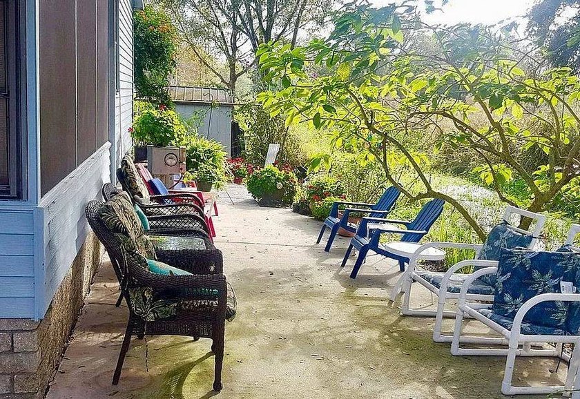 Welcome home to this beautiful double-wide 2-bedroom, 2-bath - photo 3
