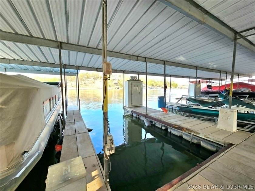 A FISHING ENTHUSIATST'S DREAM RETREAT.........This second tier 2 - photo 10