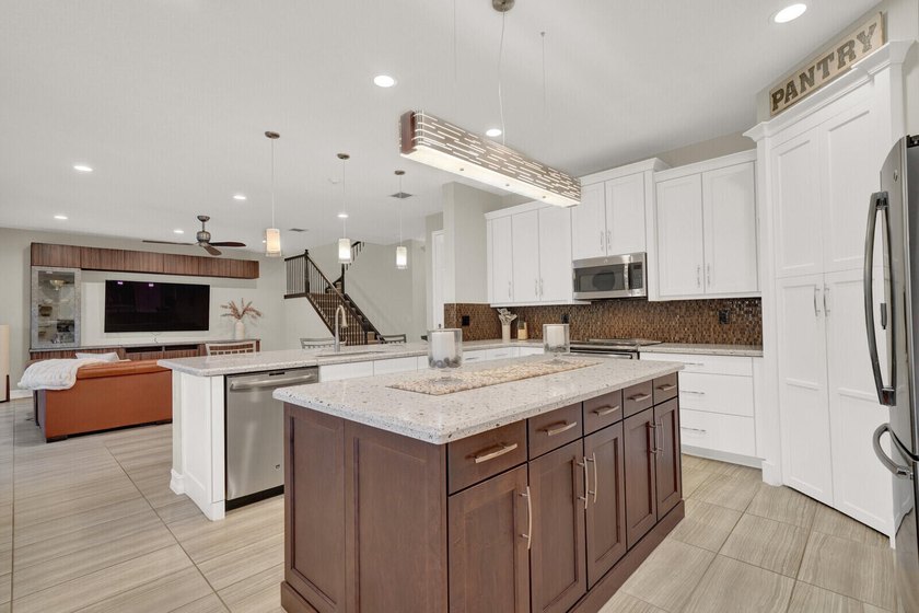 Welcome to this beautiful 4 bedroom, 3 bathroom home in the - photo 13
