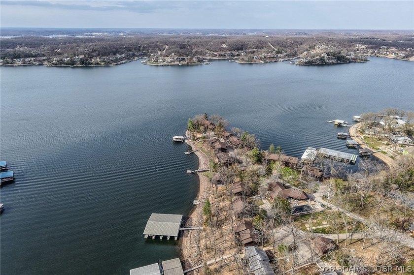Welcome to this beautifully updated lakefront condo in one of - photo 10