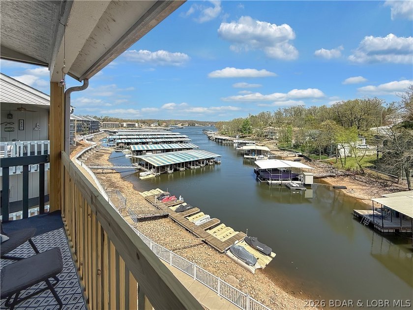 Welcome to the perfect little getaway at Lake of the Ozarks! - photo 2
