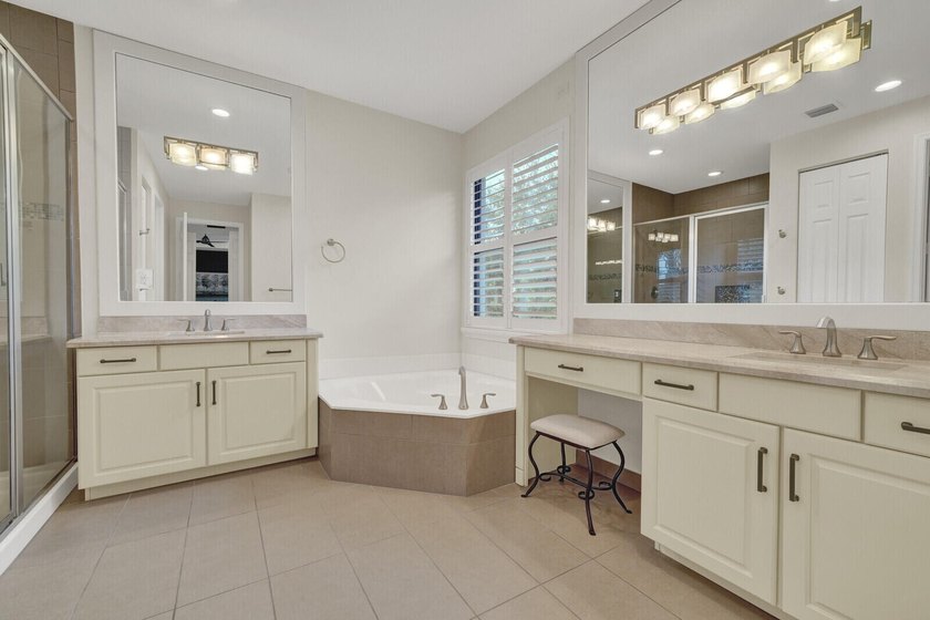 Welcome to this beautiful 4 bedroom, 3 bathroom home in the - photo 30
