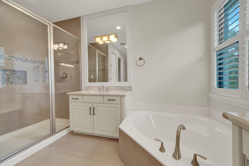 Welcome to this beautiful 4 bedroom, 3 bathroom home in the - photo 31