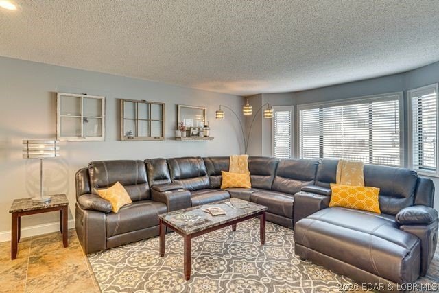 Location, location, location! This stunningly renovated 2 bed, 2 - photo 8
