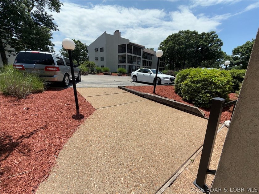 Beautiful walk-in condo offering the perfect opportunity for - photo 3