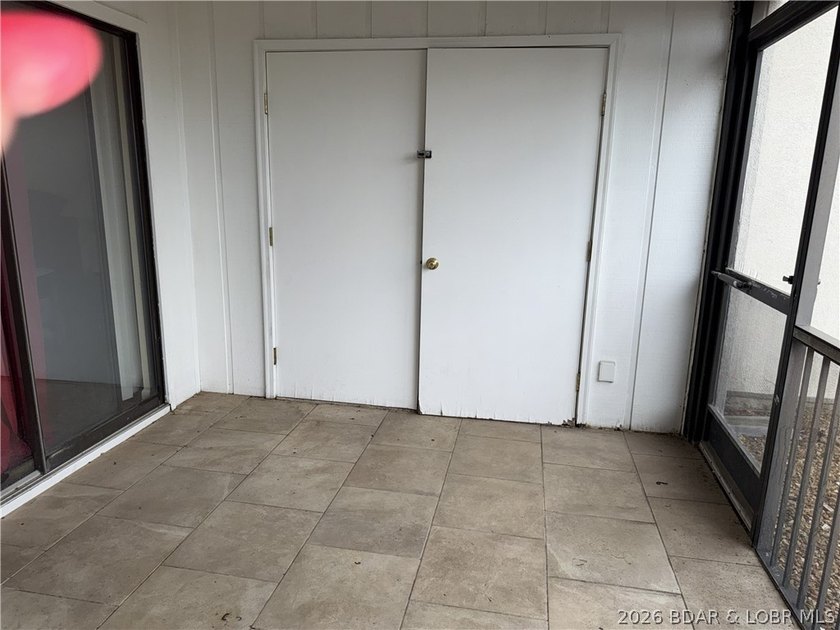 Beautiful walk-in condo offering the perfect opportunity for - photo 7