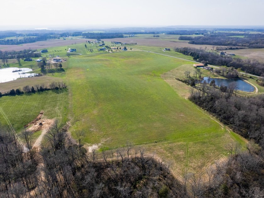 This 35.75+/- acre tract in Randolph County, Illinois offers an - photo 7