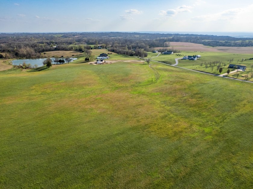 This 35.75+/- acre tract in Randolph County, Illinois offers an - photo 9