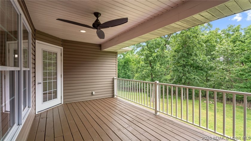 Beautifully maintained 5-bedroom, 3.5-bath home located in the - photo 3