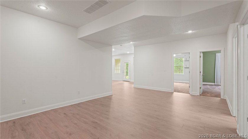 Beautifully maintained 5-bedroom, 3.5-bath home located in the - photo 5