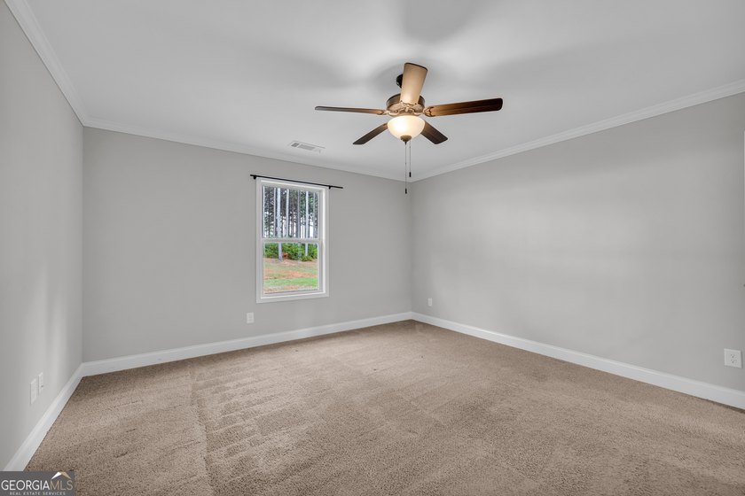 Welcome home to this thoughtfully designed ranch-style home - photo 26