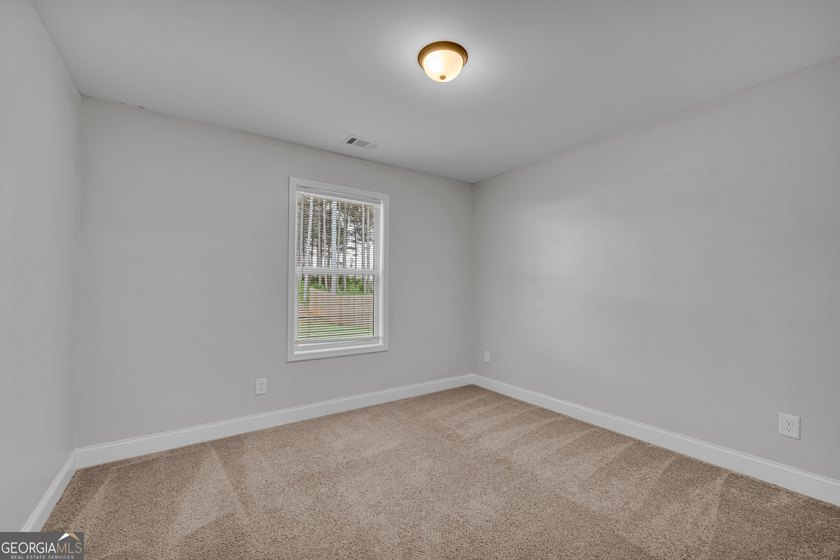 Welcome home to this thoughtfully designed ranch-style home - photo 32