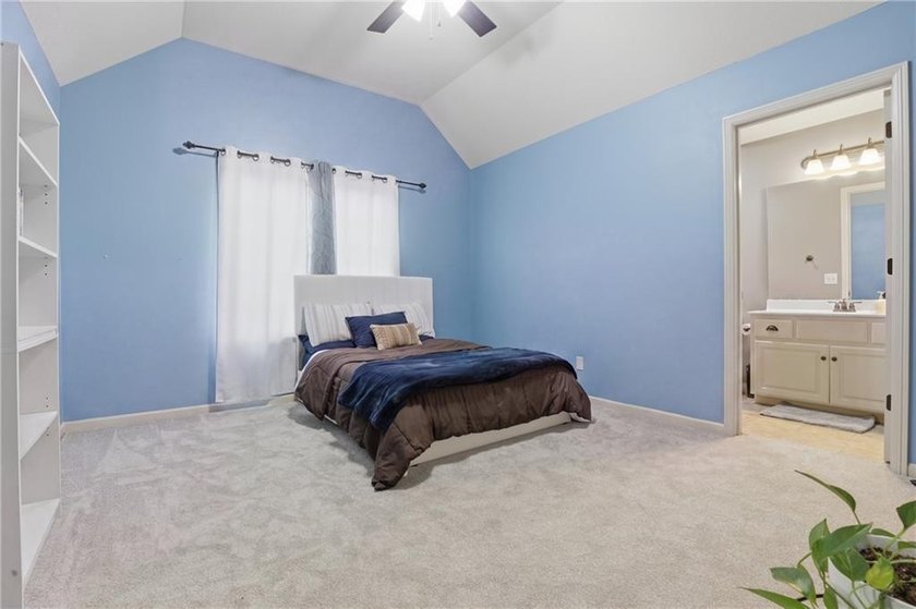 Welcome to 1502 Cross Creek Drive in the highly sought after - photo 32