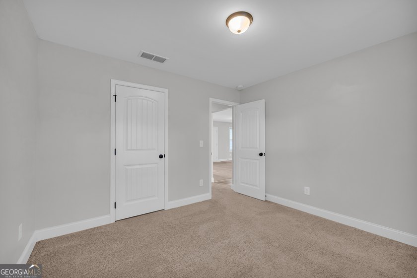 Welcome home to this thoughtfully designed ranch-style home - photo 36