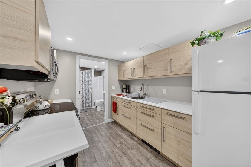Major price improvement! Seller is under contract on their next - photo 27
