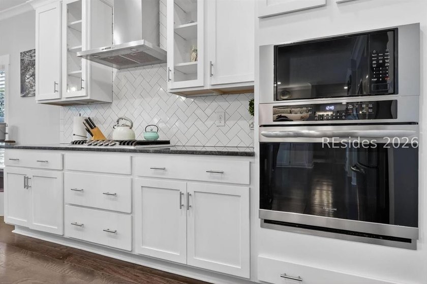 Welcome home to 24 Daffodil Farm Way, a stunning 2020 built home - photo 11