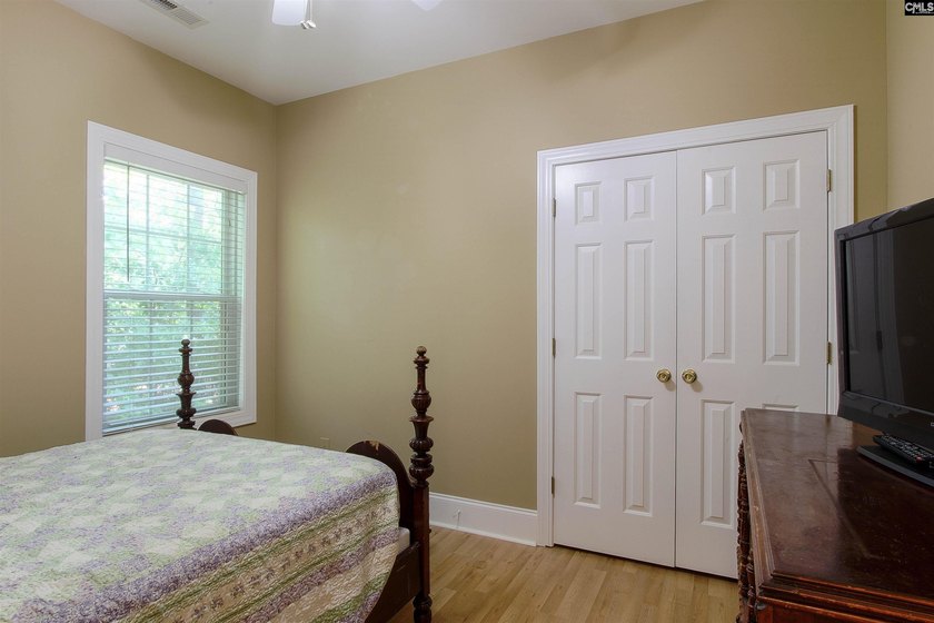 Beautiful spacious all brick home, with open floor plan, located - photo 17