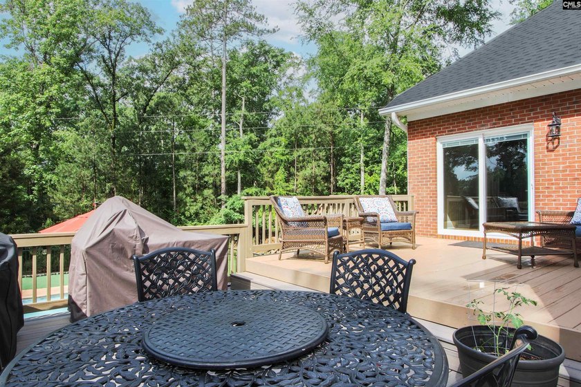 Beautiful spacious all brick home, with open floor plan, located - photo 21
