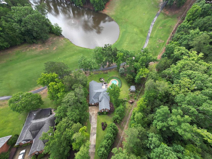 Beautiful spacious all brick home, with open floor plan, located - photo 24