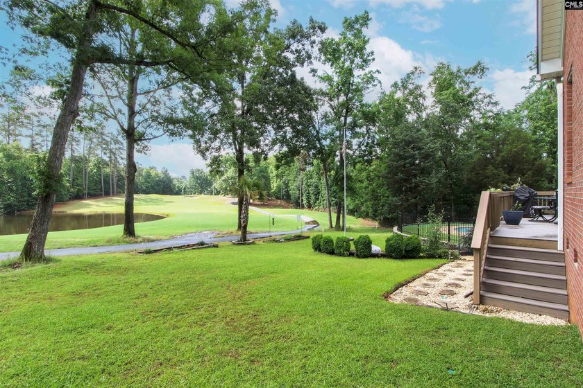 Beautiful spacious all brick home, with open floor plan, located - photo 28